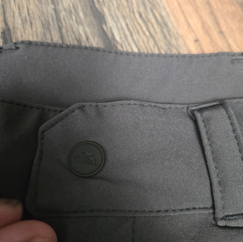 Men's Gray The North Face Pants - Picture 2 of 5